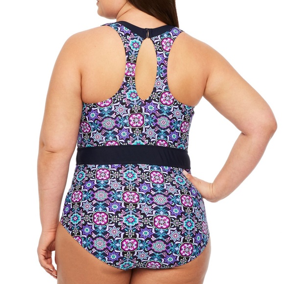 Beautiful one piece! - Picture 2 of 4